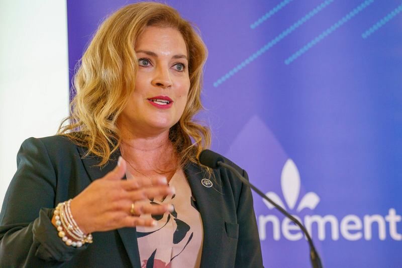 Fermeture de Meubles South Shore : la députée Geneviève Hébert exprime son soutien aux travailleurs de Coaticook